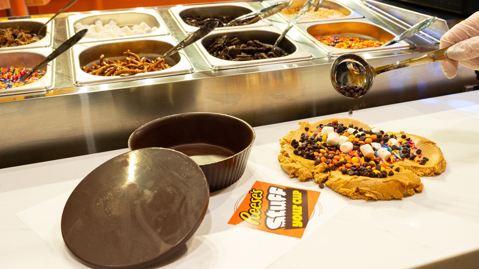 REESE'S Stuff Your Cup