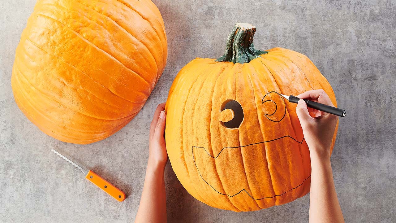 Halloween Door Hanger | Crafts